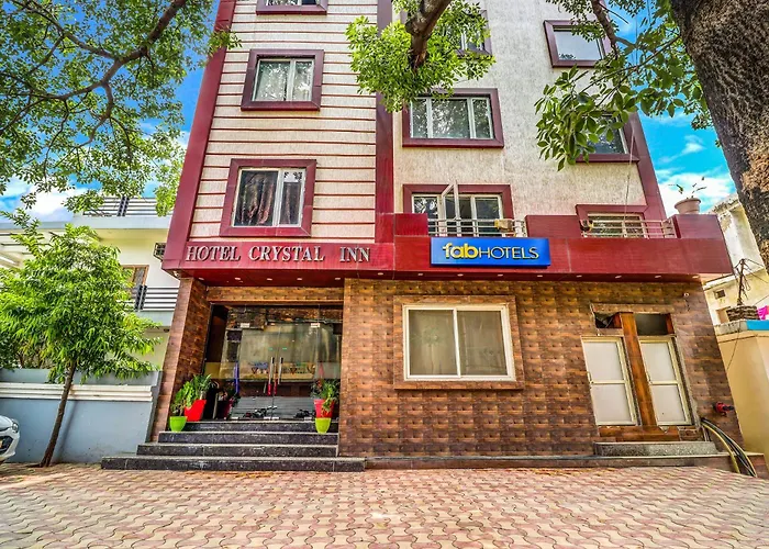 Fabhotel Crystal Inn I