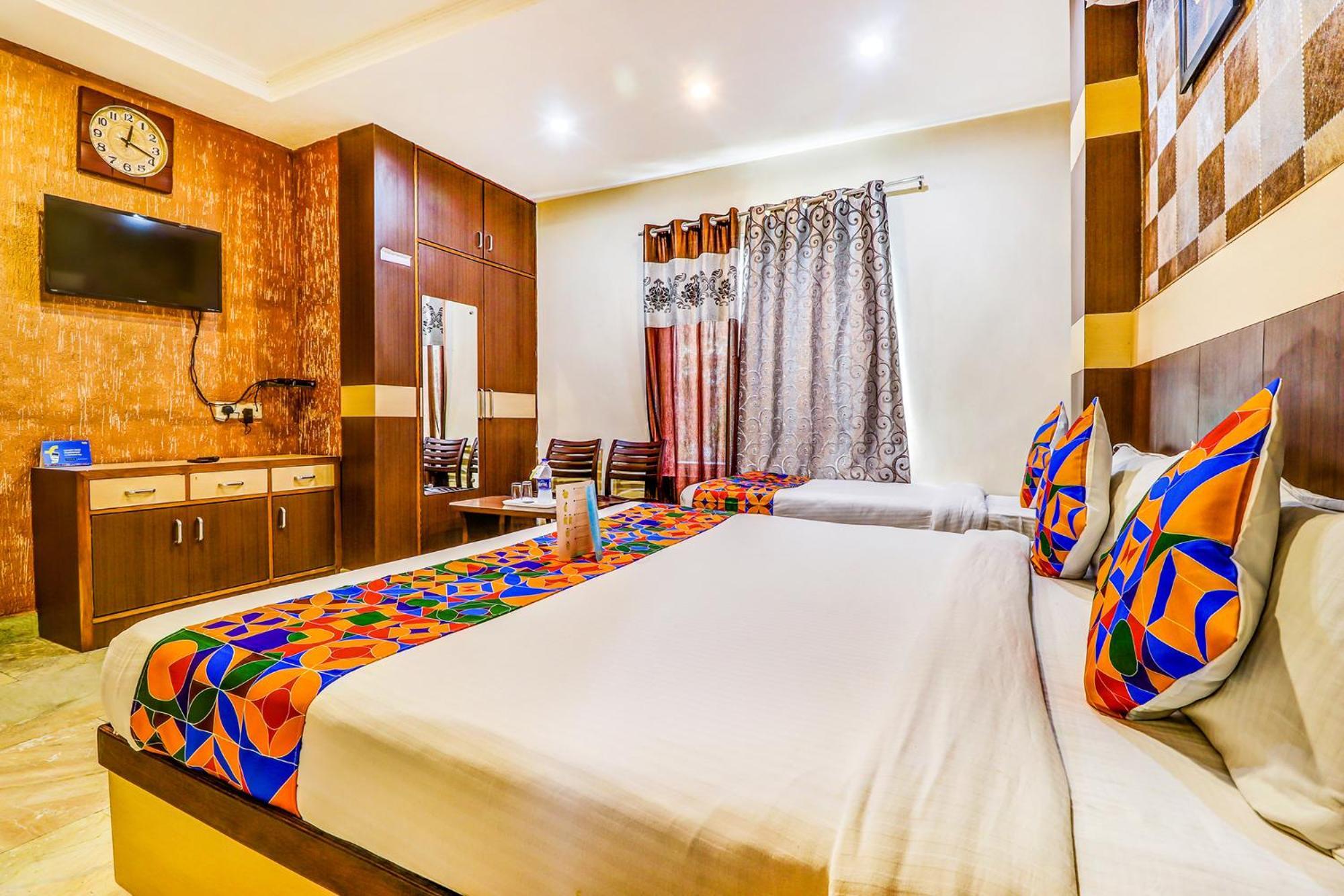 Hotel Fabhotel Crystal I Lucknow