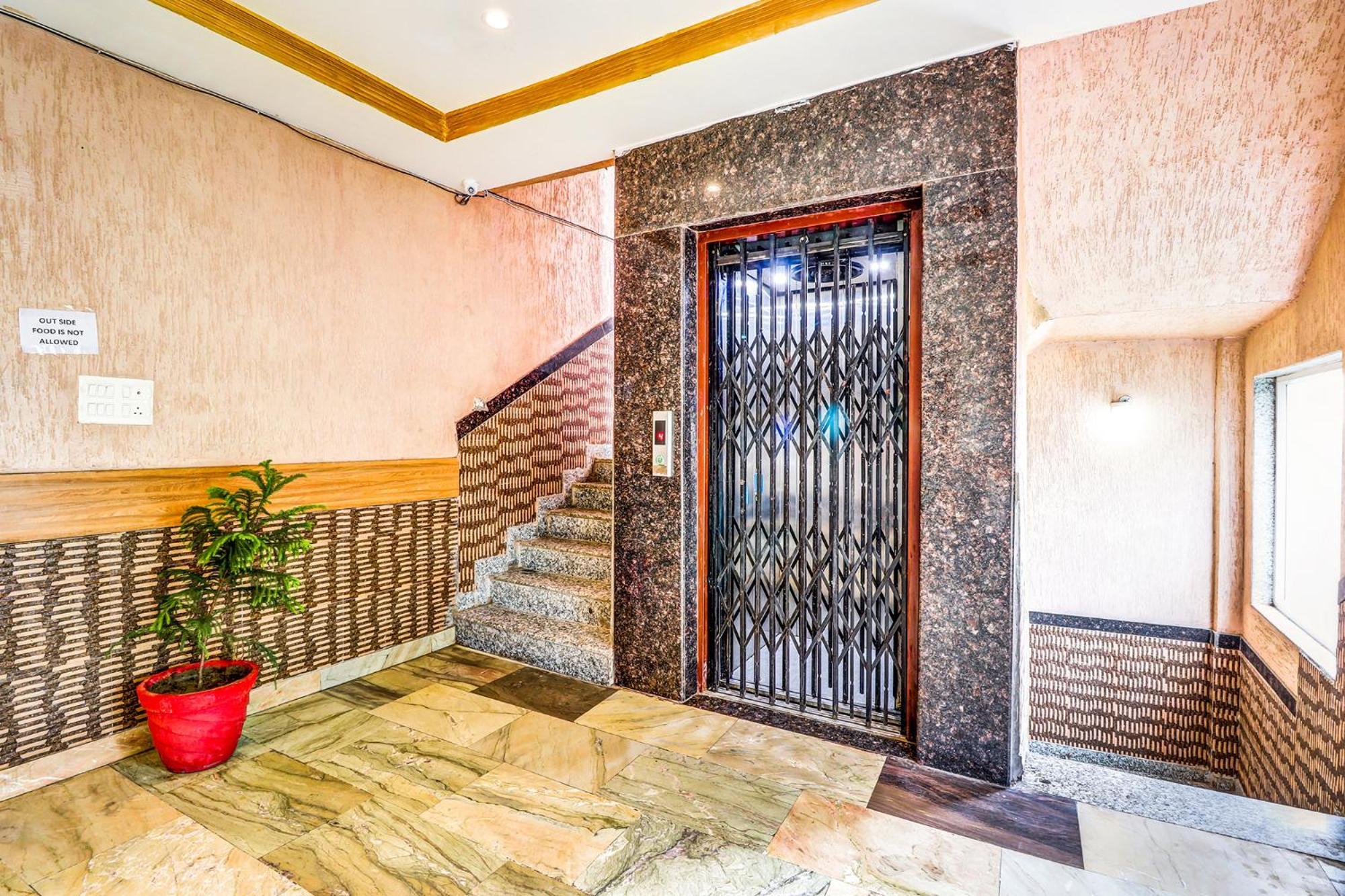 Hotel Fabhotel Crystal I 3*