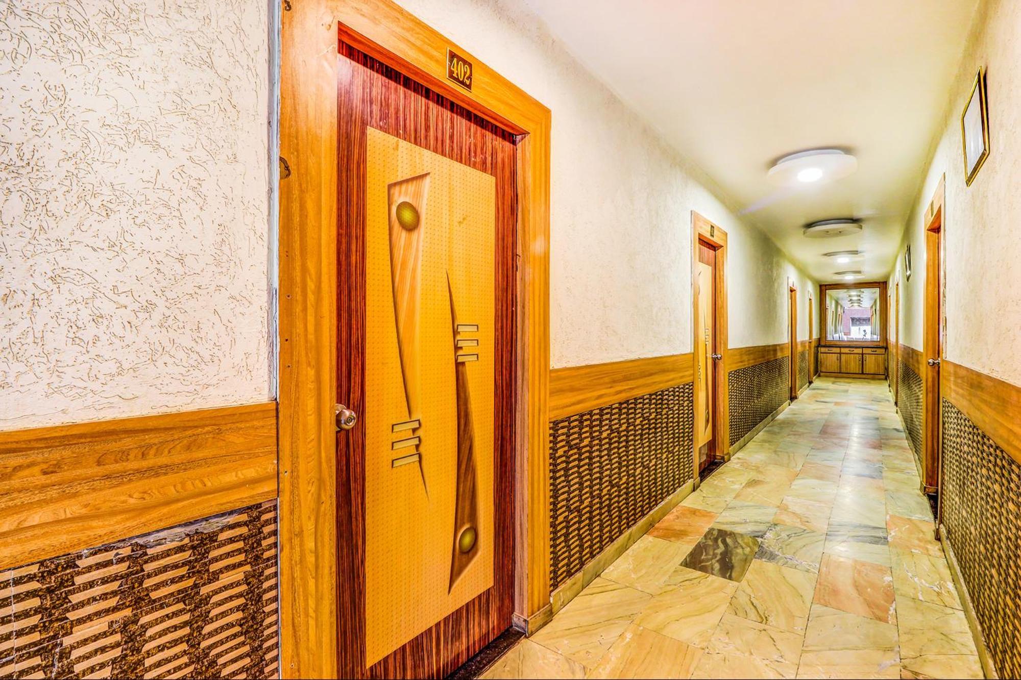 Fabhotel Crystal I Hotel Lucknow