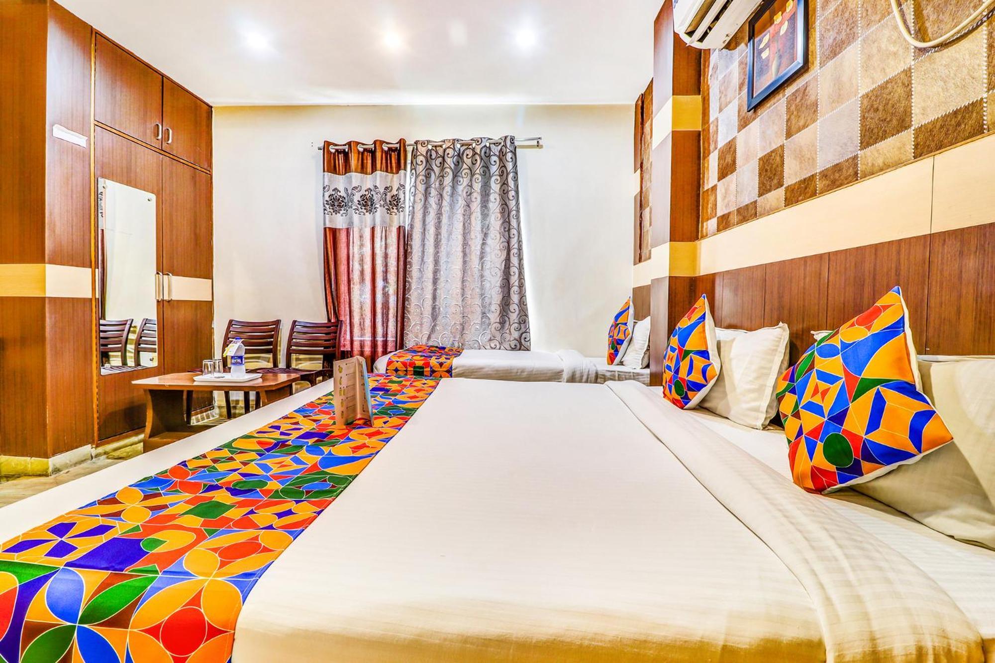 Hotel Fabhotel Crystal I Lucknow