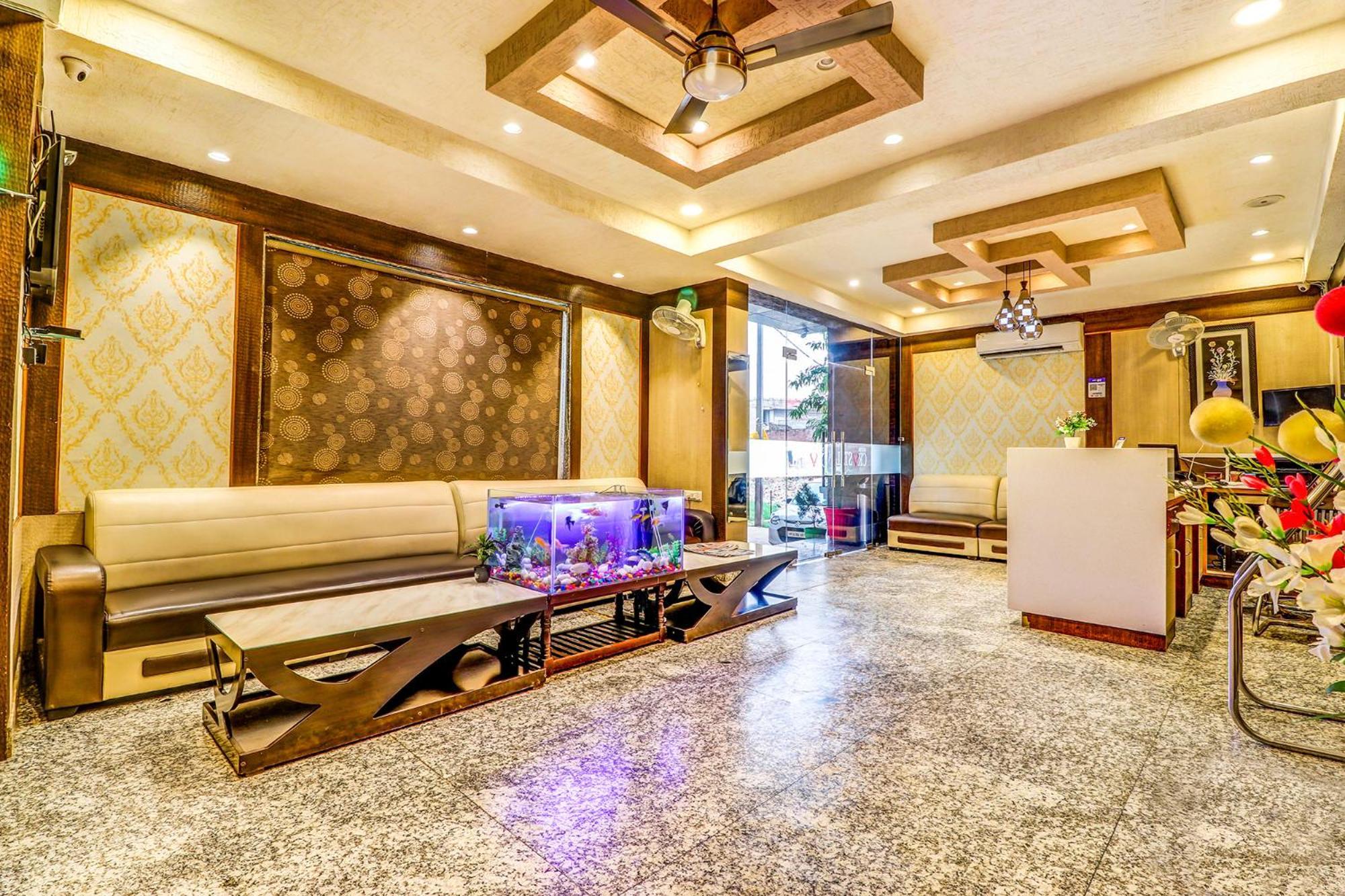 Fabhotel Crystal I Hotel