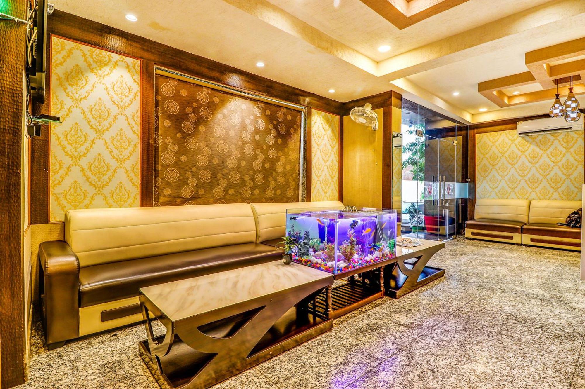 Fabhotel Crystal I Hotel