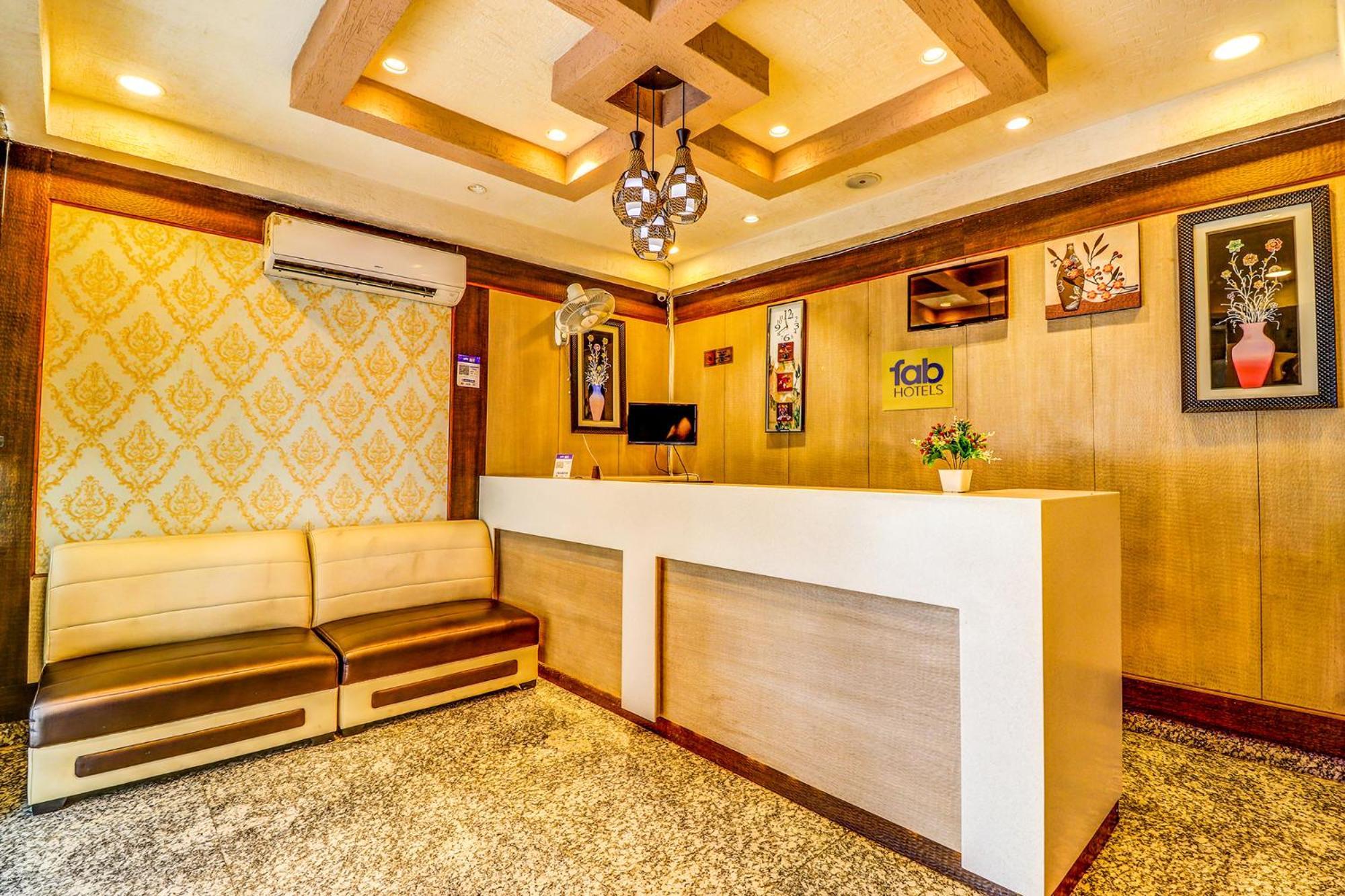 Hotel Fabhotel Crystal I Lucknow