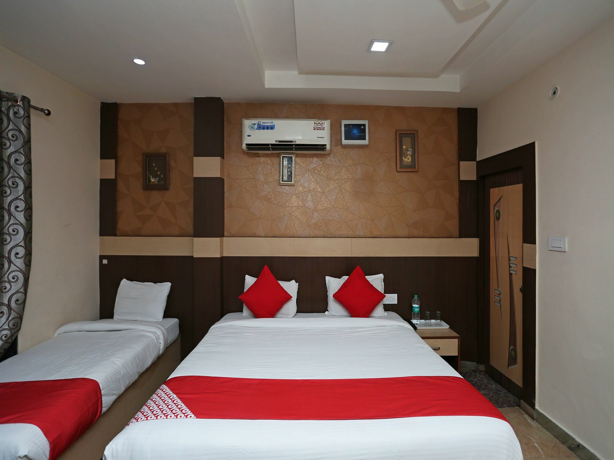 Hotel Fabhotel Crystal I Lucknow